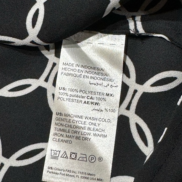 Chico’s button down 2 piece blouse - Picture 4 of 5